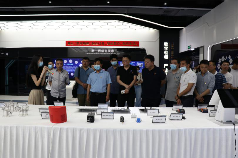 主题教育丨石化设计院各党支部联合开展“寻足迹、悟思想、铸忠魂、担使命”主题党日活动(图3) 主题教育丨石化设计院各党支部联合开展“寻足迹、悟思想、铸忠魂、担使命”主题党日活动(图3)